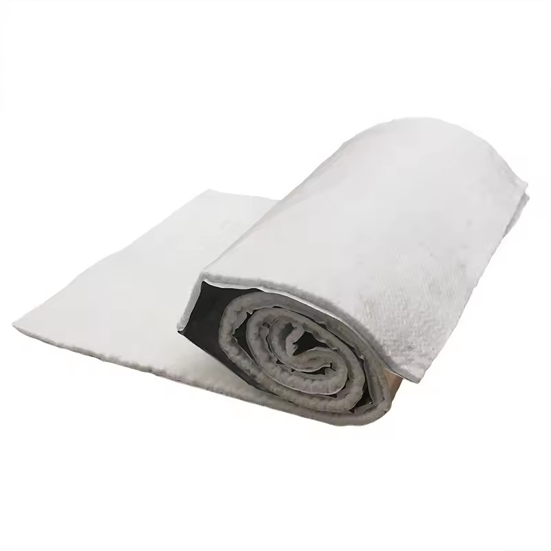 حصيرة كاتم صوت العادم المصنوعة من الألياف الزجاجية تحظى باهتمام كبير لقدرتها على التحكم في الضوضاء والحرارة